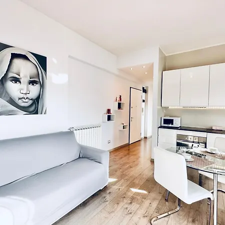 Hostdomus - Blanca Appartement Finale Ligure