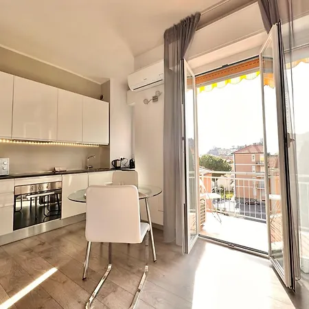 Hostdomus - Blanca * Finale Ligure