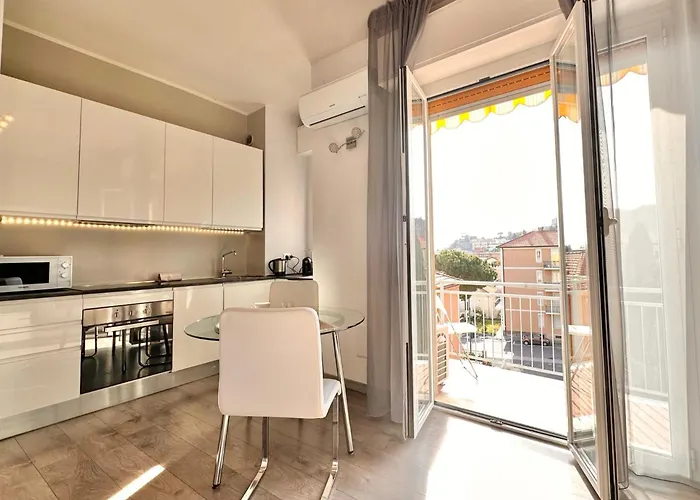 Hostdomus - Blanca * Finale Ligure